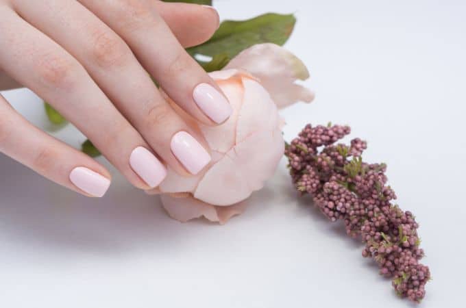 natural nail polish on nails with flowers